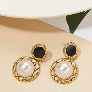 New Elegant Gold and Black Faux Pearl Earrings